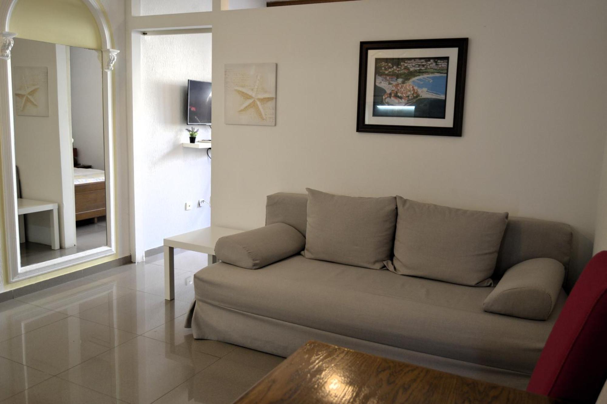 Yeshill Apart & Studio บุดวา ภายนอก รูปภาพ